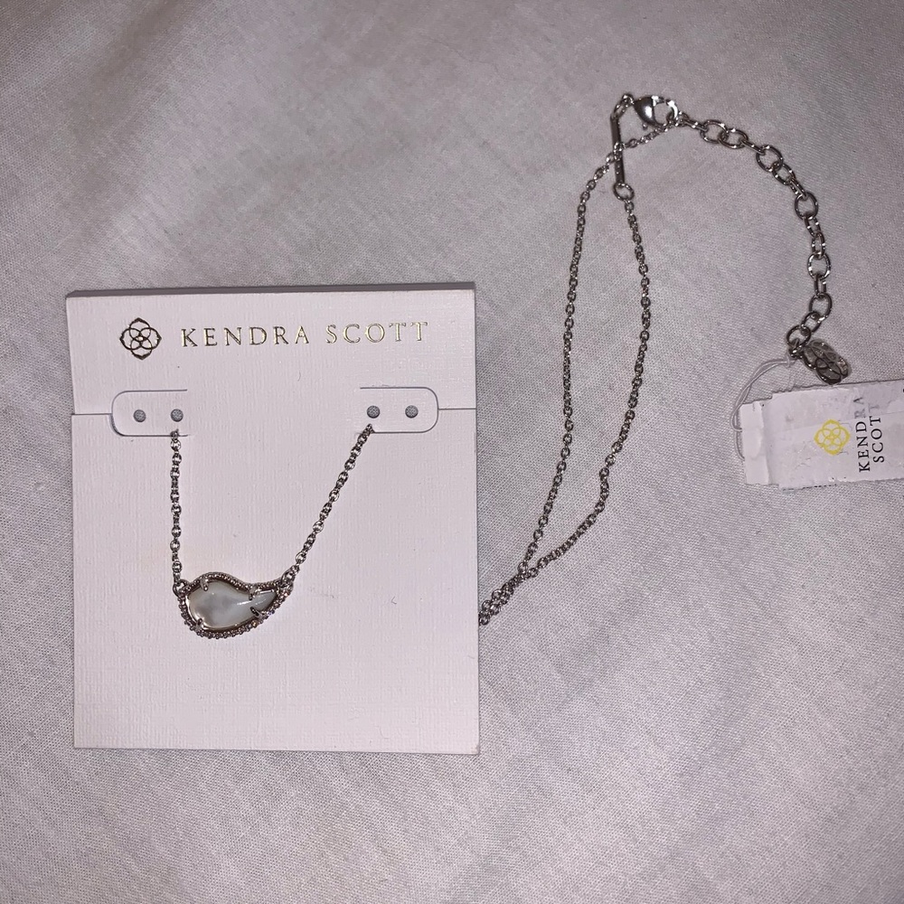 (BRAND NEW) Kendra Scott Necklace